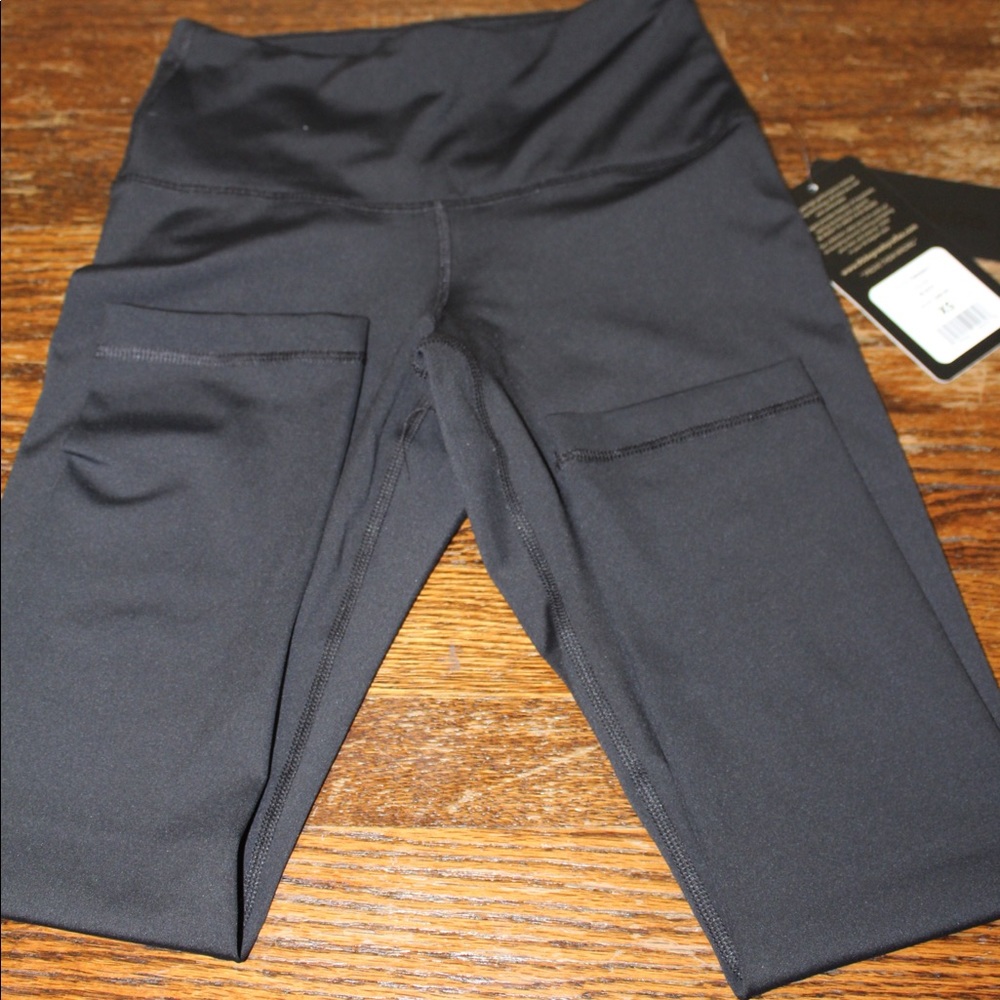 New 90 degrees by reflex Capri pants